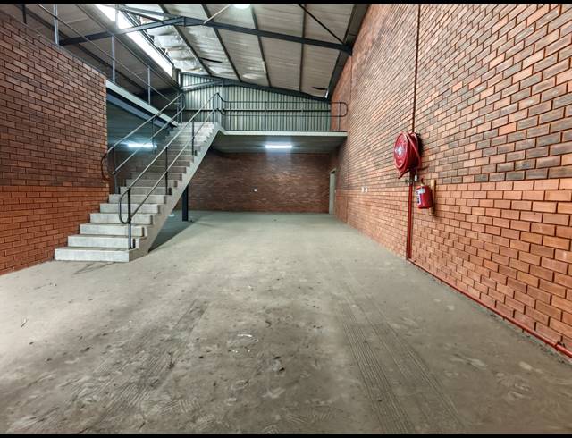 377M² WAREHOUSE TO LET IN ORMONDE
